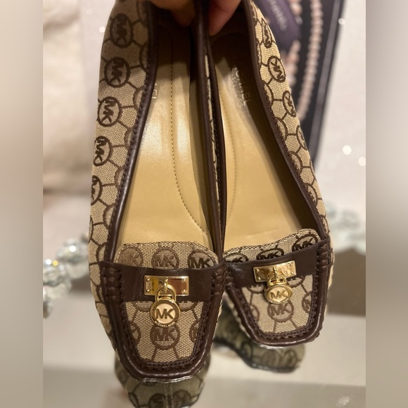 Michael Kors Brown Moccasin  canvas and leather Flats  women size 6M - Picture 6 of 9